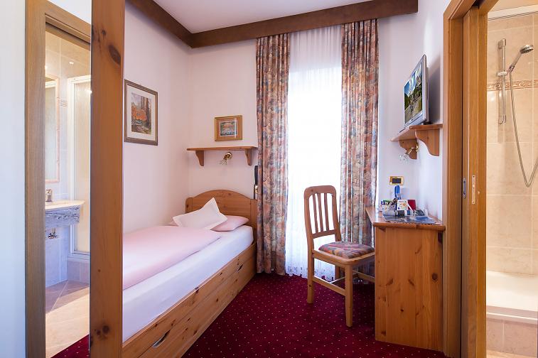 Single room with balcony